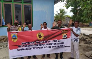 Bhabinkamtibmas Lermatang Giat Satgas Saber Pungli Kepada Warga Desa Binaan