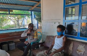 Giat Kujungan Bhabinkamtibmas Batuputih kepada Bapak Fengki Kusali dan Sosialisasikan Prokes 4M