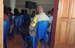 Bhabinkamtibmas Ritabel Amankan Giat Ibadah di Gereja GPM Gloria Larat