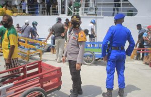 Giat Pengamanan Pelaku Perjalanan KM. Pangrango oleh Personil Ops Aman Nusa Polres Kepulauan Tanimbar