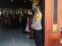 Bhabinkamtibmas Olilit Timur Amankan Giat Misa Hari Semua Orang Kudus