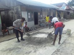 Giat Sambang Bhabinkamtibmas Rumahsalut Kepada Keluarga Ahuulu, Sampaikan Pesan Kamtibmas dan Ingatkan Wajib Pakai Masker