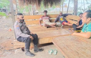 Giat Sambang Bhabinkamtibmas Kelurahan Saumlaki berikan himbauan 4M