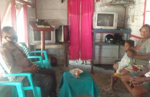 Giat DDS Bapak Ipus Huninkore Bhabinkamtibmas Wermatang Himbau Patuhi Prokes