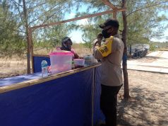 Giat Sambang, Bhabinkamtibmas Matakus Ajar Warga Untuk Selalu Pakai Masker