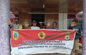 Bhabinkamtibmas Lelingluan Giat Sosialisasi Satgas Saber Pungli Pada Warga Desa Binaan