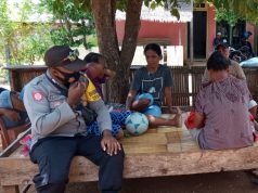 Bhabinkamtibmas Adaut Giat Sambang Keluarga Batfeni Sampaikan Pesan 4M