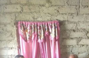 Bhabinkamtibmas Kabiarat Giat Kunjungan Keluarga Bapak Herman Sarpumpwain