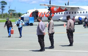 Kegiatan PAM rutin Pelaku Perjalanan dari luar Daerah oleh Personil Ops Aman Nusa Polres Kepulauan Tanimbar