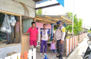 Bhabinkamtibmas Bomaki Giat Sambang Bapak Johanis Fenanlampir