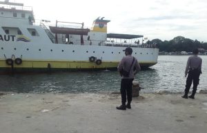 Giat Pengamanan Kedatangan KM. Sanus 60 oleh personil Polsek Tanut