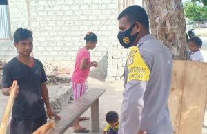 Bhabinkamtibmas Lingat Kepada Warga Himbau Jauhi Tempat Kerumunan
