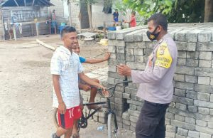 Bhabinkamtibmas Lingat Berpesan Kepada Warga Desa Jauhi Kerumunan