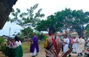 Bhabinkamtibmas Tumbur Amankan Giat Ibadah Minggu Didesa