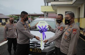 Kapolres Kepulauan Tanimbar serahkan bantuan 1 Unit Kendaraan R4 Opersional kepada Polsek Tanimbar Utara