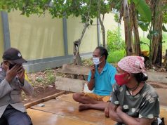 Giat Kunjungan Bapak Agus Samponu, Bhabinkamtibmas Olilit Barat Beri Arahan Prokes Covid-19