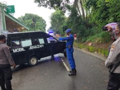 Proses Pemakaman Jenazah Covid-19 mendapatkan Pengamanan personil Ops Aman Nusa Polres Kepulauan Tanimbar