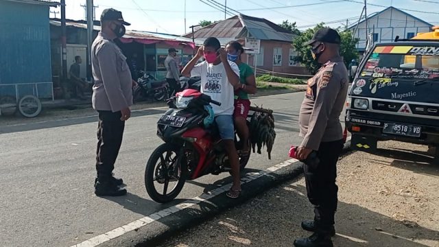 4. Polsek Tansel_Bagi Masker