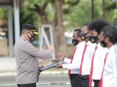 Pimpin apel konsolidasi Ops Ketupat Siwalima tahun 2021, Kapolres Kepulauan Tanimbar berikan Reward kepada personil