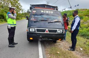 Sat Lantas Polres Kep. Tanimbar bersinergi dengan Dishub Giat Operasi Penertiban angkutan umum