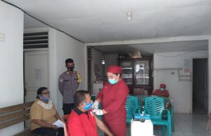 Polsek Nirunmas amankan Giat Vaksinasi di 2 Puskesmas setempat, dan 91 orang berhasil divaksinasi