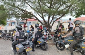 Rutin Giat KRYD, Personil Samapta Polres Tanimbar tegur 3 Pelanggar Lalu lintas dan 4 Pelanggar Prokes