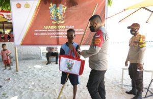 Alumni Akabri 1999 Peduli, Polres Tanimbar dan TNI gelar Vaksinasi dan Baksos di Pulau Matakus
