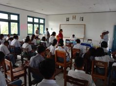 58 orang divaksinasi di Puskesmas Larat, Polsek Tanut dan Koramil terlibat amankan dan perlancar kegiatan