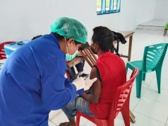 63 orang divaksinasi Puskesmas, Polsek Kormomolin berikan Pengamanan
