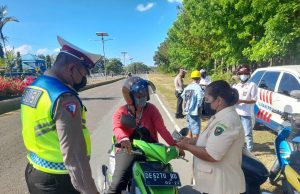 Tertibkan Pajak Kendaraan, Sat Lantas Polres Tanimbar bersama Dispenda lakukan Pendataan dan Pemungutan Pajak Kendaraan