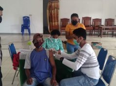 Polsek Tanut dan Koramil amankan dan terlibat kegiatan Vaksinasi Puskesmas Larat hingga 101 orang berhasil divaksinasi