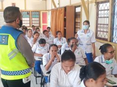 Unit Dikmas Sat Lantas Polres Tanimbar Sosialisasi tentang Lalu lintas pada Prodi Kebidanan Saumlaki