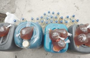 121, 8 liter Miras tradisonal jenis Sopi dan 6 liter anggur merah diamankan petugas Operasi Pekat Siwalima 2021, Polres Tanimbar dihari pertama