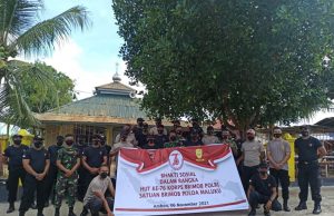 Brimob Kompi 3 Yon C Pelopor Polda Maluku Bhakti Sosial di tempat Ibadah sambut HUT Brimob ke-76 tahun 2021