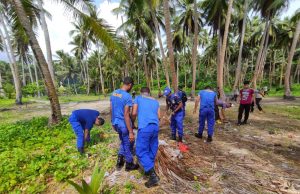 Sambut HUT Airud ke-71 tahun 2021, Sat Polairud dan personil Polres Tanimbar Bhakti Sosial di Pantai Weluan