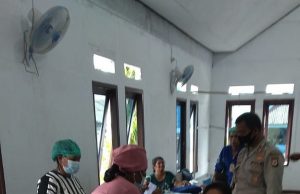 Polsek Wermaktian amankan kegiatan Vaksinasi 10 orang di desa Wermatang