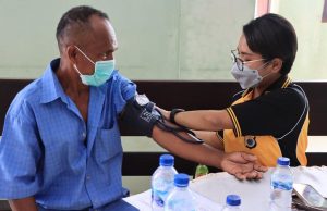 Kejar percepatan akselerasi Vaksinasi, Polres Tanimbar lakukan Pelayanan Vaksinasi di Gereja Katholik desa Olilit Barat