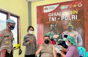 Warga dan Personil Polri Polres Tanimbar terima Vaksinasi tahap I, II hingga Boster tahap III