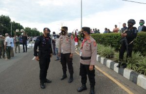 Polres Tanimbar, TNI dan Brimob amankan jalannya kegiatan Pawai Ta’aruf MTQ ke-29 Provinsi Maluku