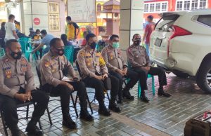 Vaksinasi massal serentak kembali digelar Polres Tanimbar di swalayan Satos Saumlaki sekaligus live virtual bersama Kabaintelkam Polri