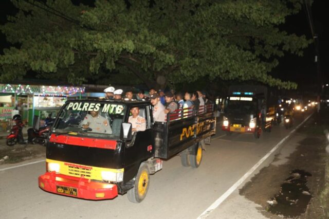 1C64EBAD-052A-4D26-A3CA-A542D470C022