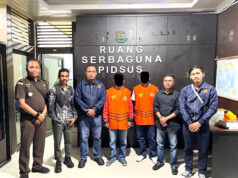 Terlibat kasus korupsi, dua tersangka dan bb diserahkan penyidik Polres Kepulauan Tanimbar ke JPU