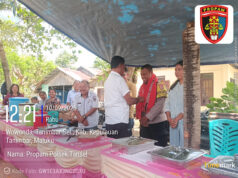 Miliki dedikasi yang tinggi, Bhabinkamtibmas Wowonda terima penghargaan dari Warga binaan