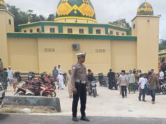 Pastikan keamanan Masyarakat, Sat Lantas Polres Kepulauan Tanimbar amankan Sholat Jumat Berjamaah
