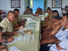Jaga situasi Kamtibmas jelang Nataru, Kapolsek Nirunmas hadiri Rapat Konsolidasi Bersama Forkopimcam, Kades, dan BPD