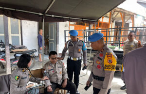 Subsatgas Propam Polres Kepulauan Tanimbar, pantau kesiapan Pos Ops Lilin Salawaku 2025 di hari pertama