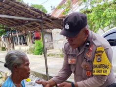 Sentuhan Humanis, Bhabinkamtibmas Arui Bab salurkan bantuan paket sembako untuk Lansia dan Janda kurang mampu