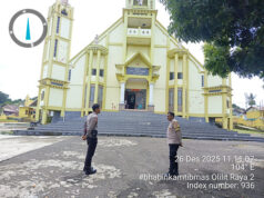Kawal ketat Ibadah Natal hari kedua, Bhabinkamtibmas Olilit Raya 2 jamin rasa aman
