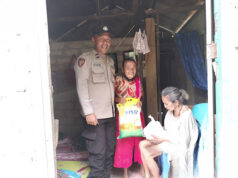 Terus berbagi Kasih, Bhabinkamtibmas Lelingluan salurkan bantuan pake sembako untuk Lansia