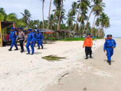 Sinergi Sat Polairud Polres Kepulauan Tanimbar dan Basarnas perketat pengamanan kawasan Wisata Pantai selama libur Nataru